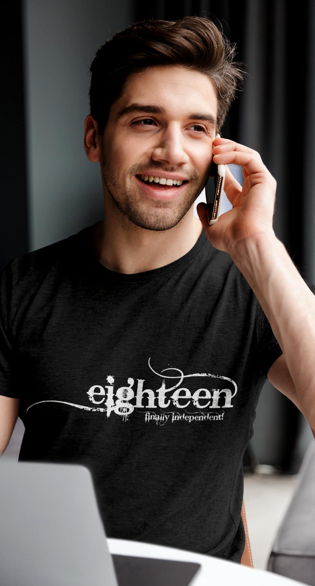T-Shirt-18-Geburtstag-eighteen-finally-independent